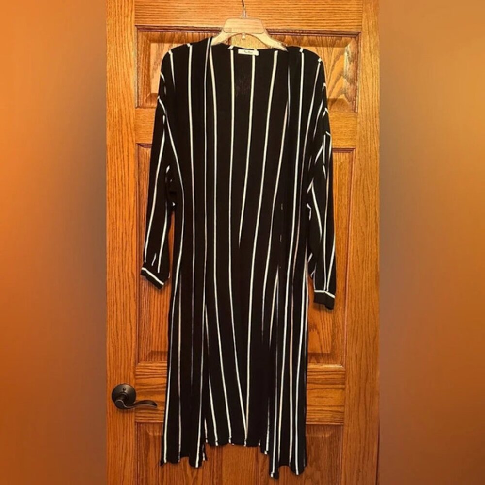 Gorgeous black and cream duster/cardigan